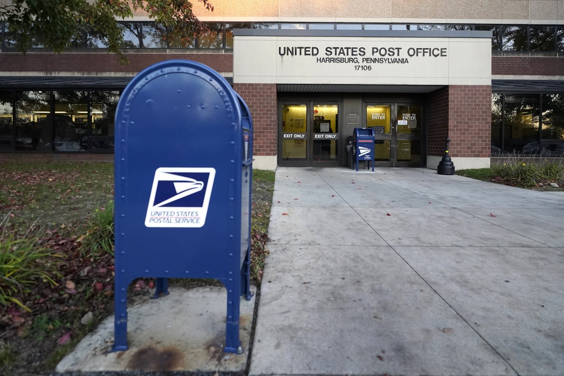 Supreme Court to decide if postal worker should get pass for Sabbath