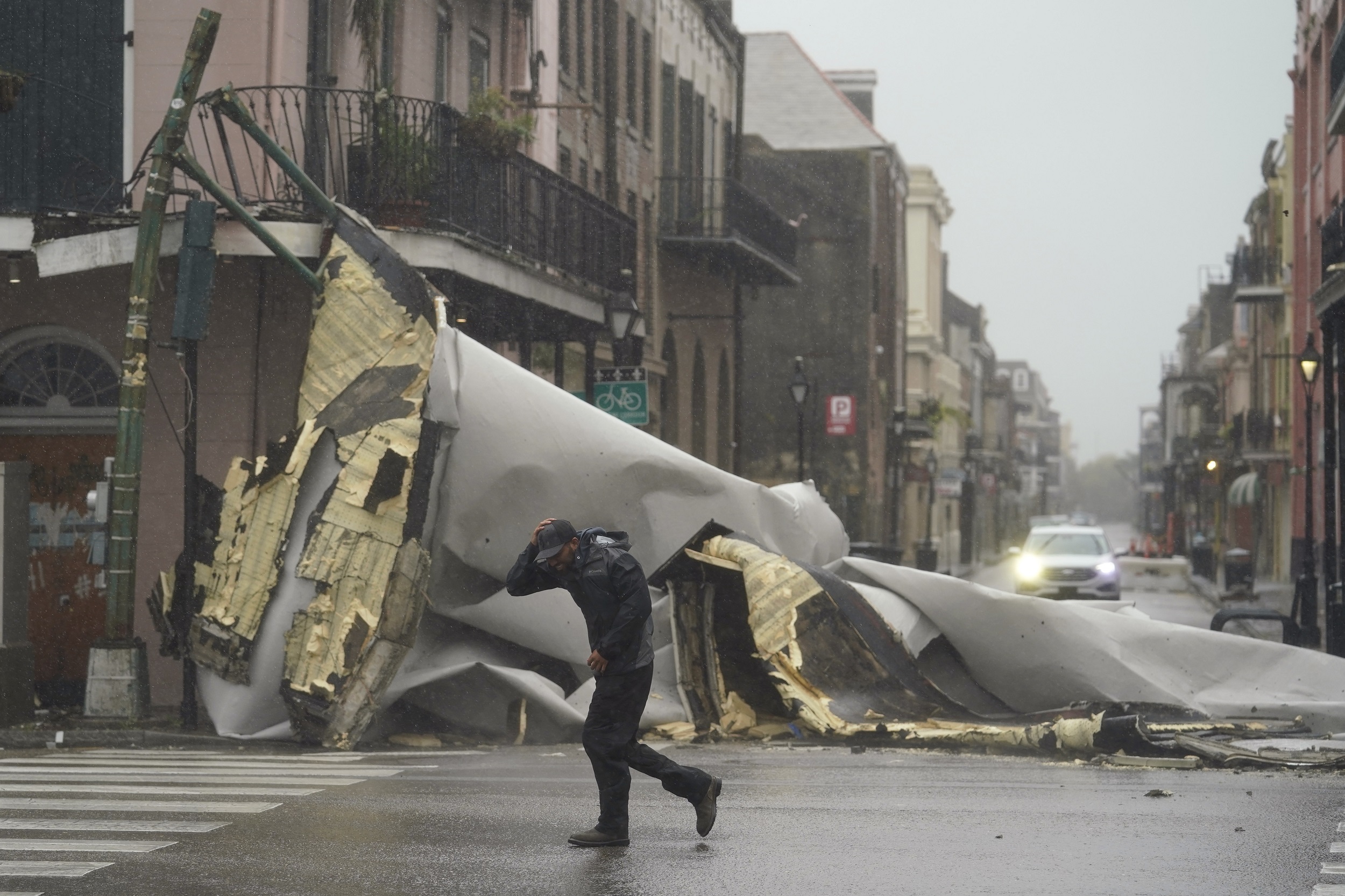 Hurricane Ida rocks Gulf Coast, leaving New Orleans in the dark