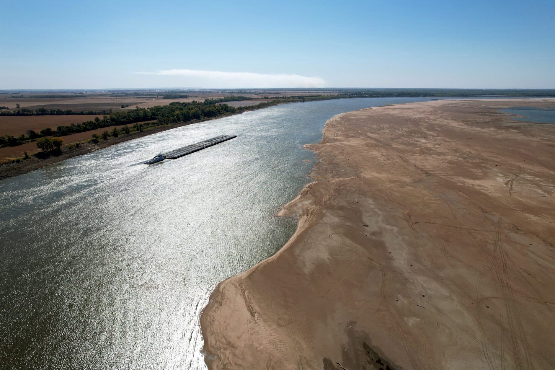 Drought Is Disrupting Mississippi River Supply Chain Courthouse News   Mississippi River Barge Drought 1880x1253 