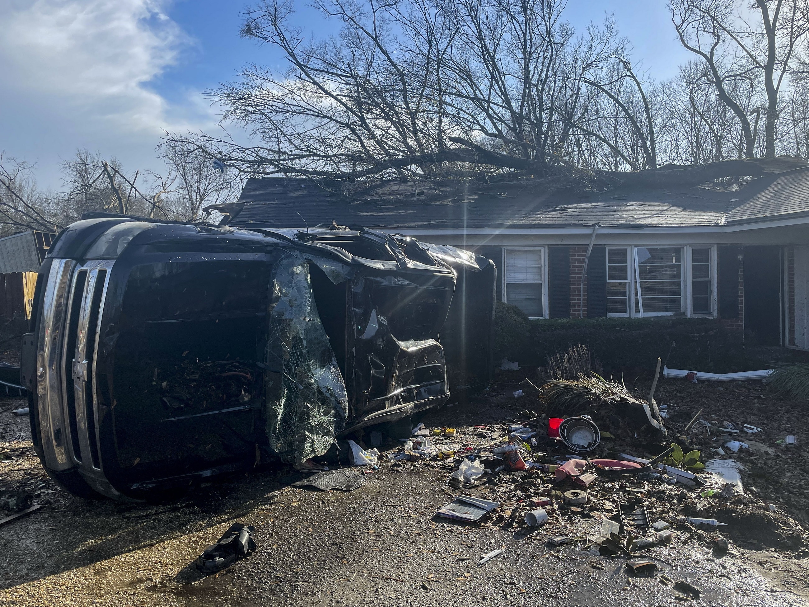 Tornado strikes Selma as strong storm threatens the South Courthouse