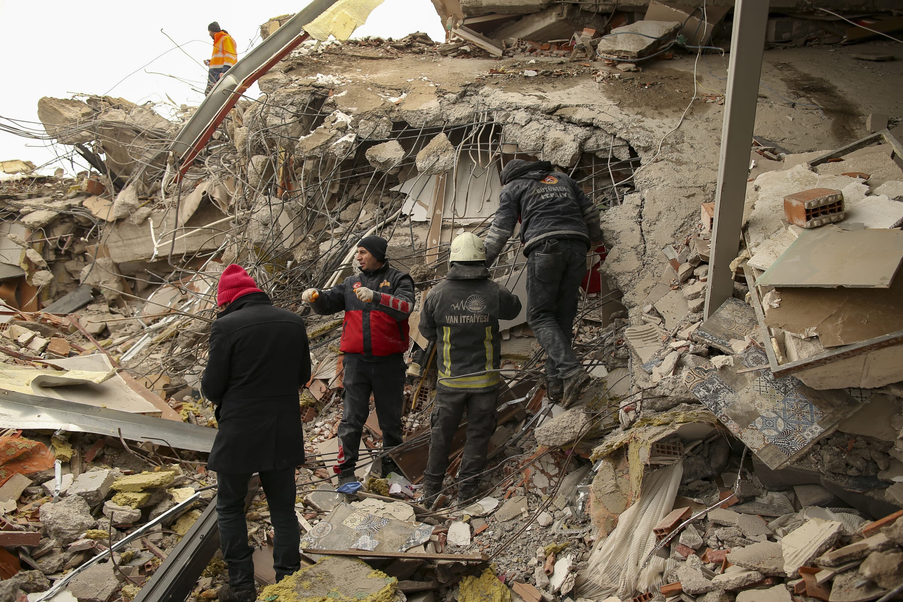 Fears grow for untold numbers buried by Turkey earthquake Courthouse