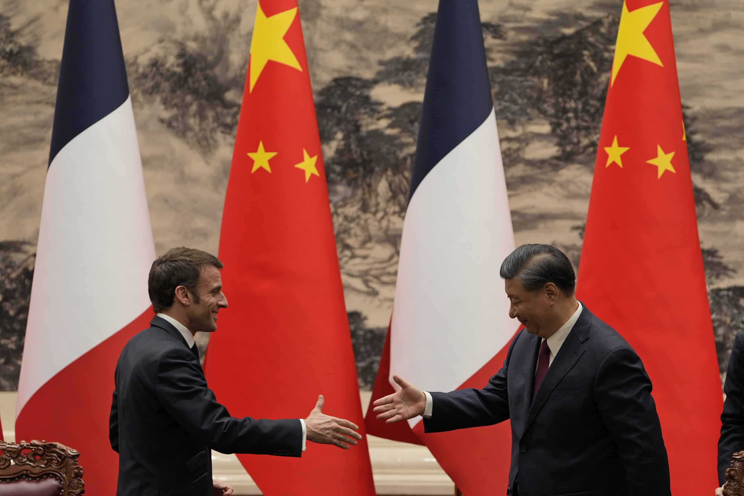 Trip to China shows EU leaders straddling BeijingWashington divide