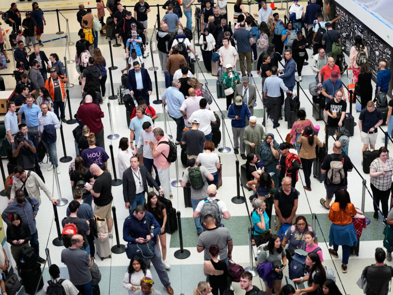 Bills to pay FAA and TSA workers during shutdowns get introduced but keep stalling in Congress
