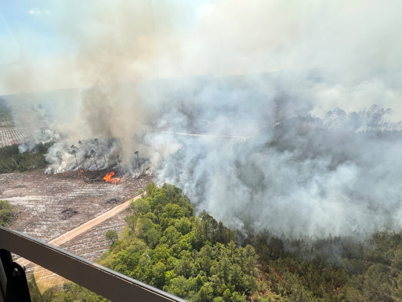 Georgia wildfires that destroyed more than 120 homes continue to threaten residents