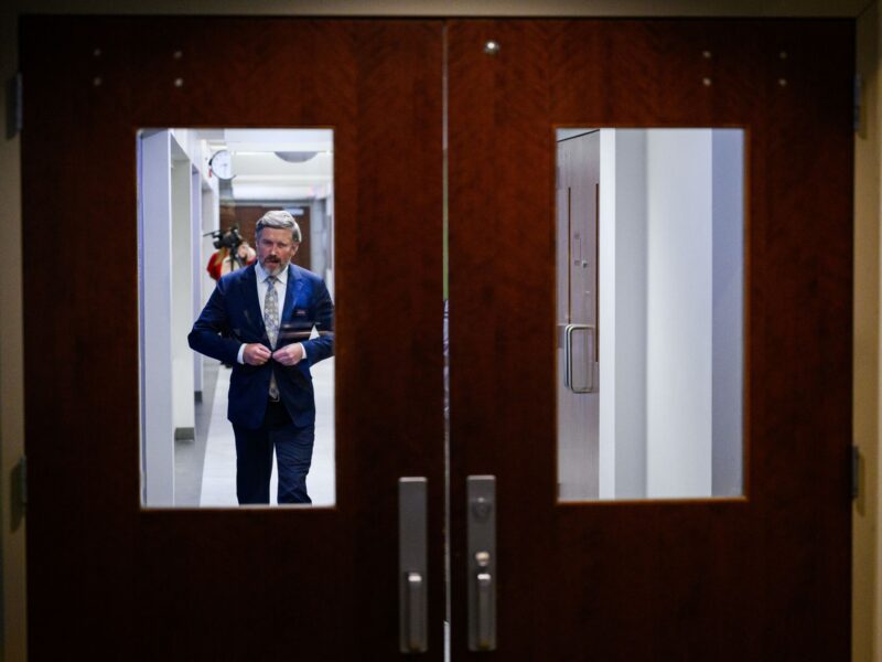 McConnell retires and Massie feuds with Trump, setting stage for a dramatic Kentucky primary