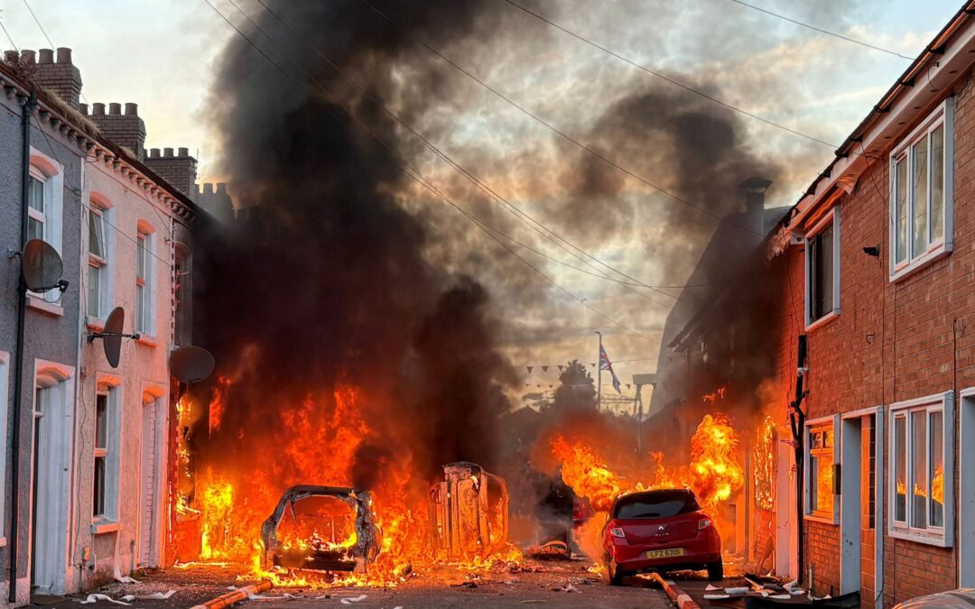 Arson, anti-immigrant violence explode across Belfast after stabbing