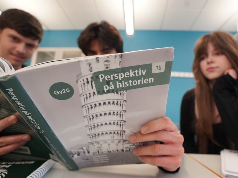 A digital reckoning against smartphones in schools has spread to Sweden
